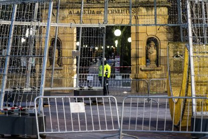 Comienzan las labores de desmontaje en la Plaza de Mariano Granados.