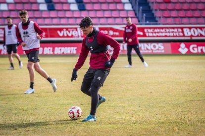 El encuentro estaba previsto a las 17.00 horas de este domingo.