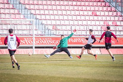 El encuentro estaba previsto a las 17.00 horas de este domingo.