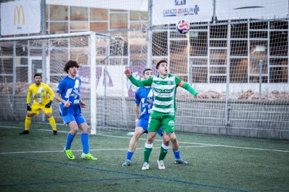 El San José gana el derbi y se mete de lleno en la lucha por el play off de ascenso.