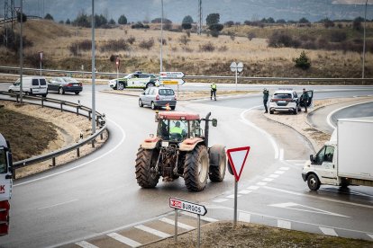 Movilización de tractores en protesta por la Agenda 2030 y la carga burocrática.