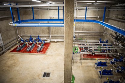 Visita de autoridades y trabajadores a las nuevas instalaciones.