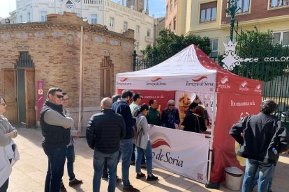 Largas colas para probar el manjar soriano