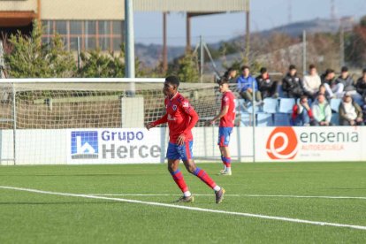 Los sorianos empataron ante el líder