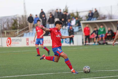 Los sorianos empataron ante el líder