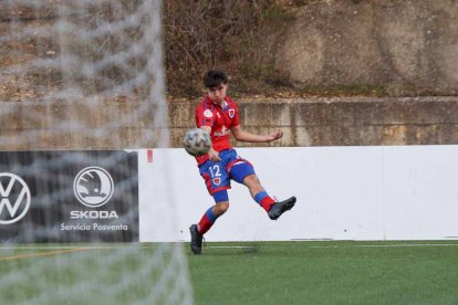 Los sorianos empataron ante el líder