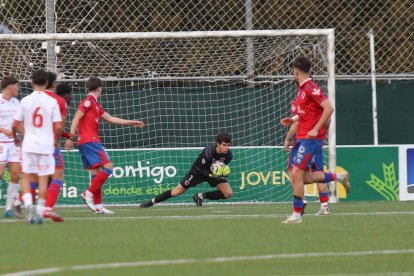 Los sorianos empataron ante el líder