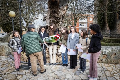 El instituto y la fundación Antonio Machado han recordado al poeta en el aniversario de su fallecimiento.