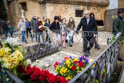 El instituto y la fundación Antonio Machado han recordado al poeta en el aniversario de su fallecimiento.