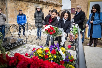 El instituto y la fundación Antonio Machado han recordado al poeta en el aniversario de su fallecimiento.