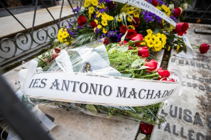 El instituto y la fundación Antonio Machado han recordado al poeta en el aniversario de su fallecimiento.