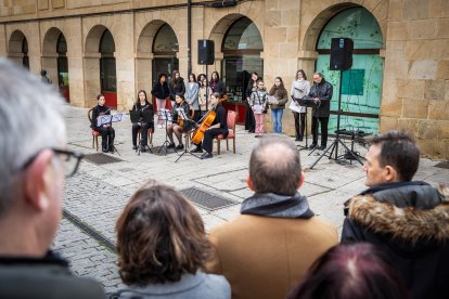 El instituto y la fundación Antonio Machado han recordado al poeta en el aniversario de su fallecimiento.