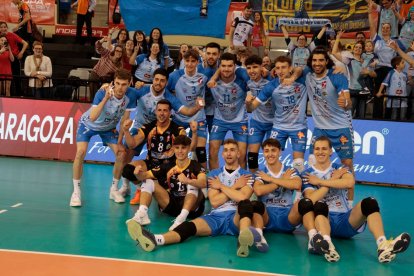 Los celestes ganan 3-0 al Melilla y pasan de ronda en la Copa del Rey.