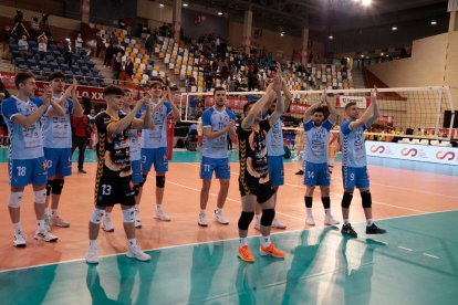 Los celestes ganan 3-0 al Melilla y pasan de ronda en la Copa del Rey.