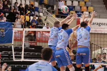 Los celestes ganan 3-0 al Melilla y pasan de ronda en la Copa del Rey.