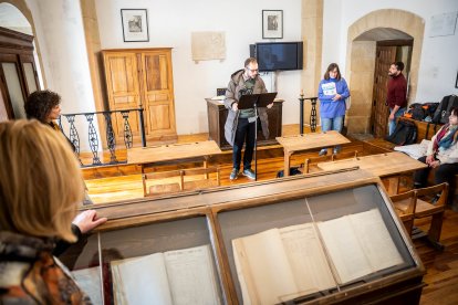 Lectura durante 12 horas en el aula del poeta del Instituto Antonio Machado.