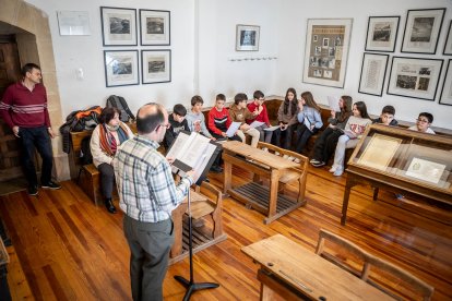 Lectura durante 12 horas en el aula del poeta del Instituto Antonio Machado.