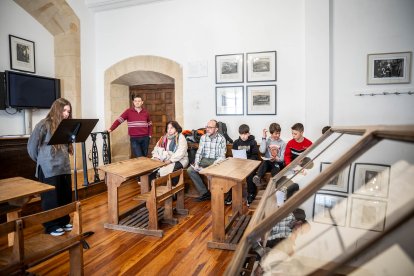 Lectura durante 12 horas en el aula del poeta del Instituto Antonio Machado.