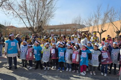 La Sardina Peñista y la Pequesardina animan la mañana.