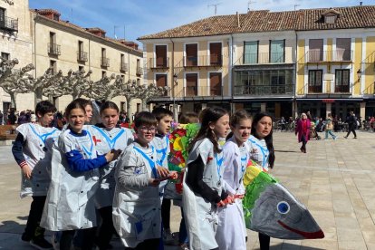 El desfile infantil de disfraces abre los actos de Carnaval en El Burgo de Osma.