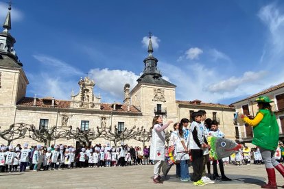 El desfile infantil de disfraces abre los actos de Carnaval en El Burgo de Osma.