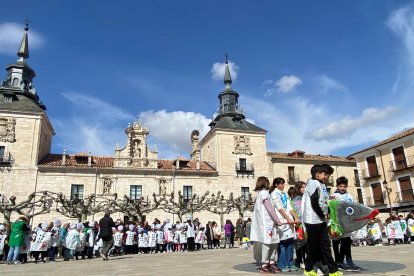 El desfile infantil de disfraces abre los actos de Carnaval en El Burgo de Osma.