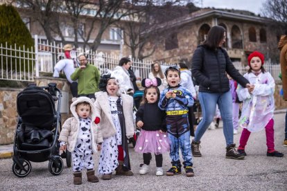 Tradición y disfraces en el Carnaval de Fuentetoba