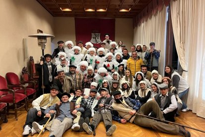 Grupo de pastores y zarrones en Ágreda.