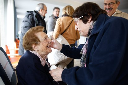 María Sánchez Moruga celebra sus 100 años desde la residencia El Parque.