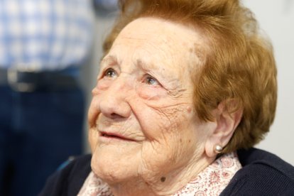 María Sánchez Moruga celebra sus 100 años desde la residencia El Parque.