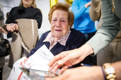 María Sánchez Moruga celebra sus 100 años desde la residencia El Parque.