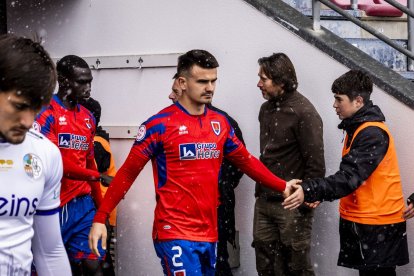 Buen partido de los rojillos bajo la nieve