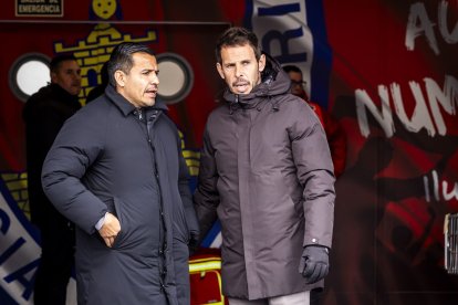 Buen partido de los rojillos bajo la nieve