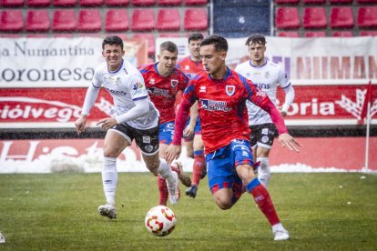 Buen partido de los rojillos bajo la nieve
