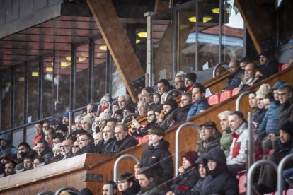 Buen partido de los rojillos bajo la nieve