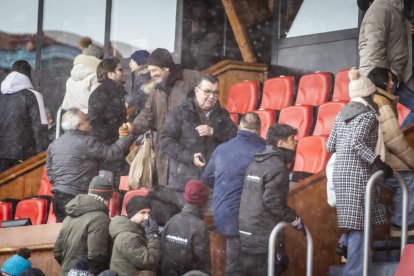 Buen partido de los rojillos bajo la nieve