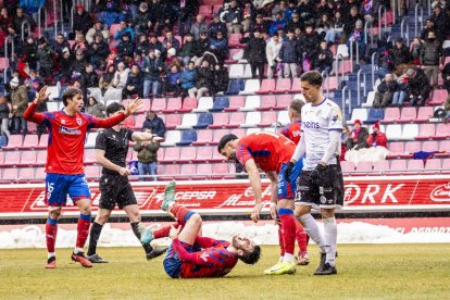 Buen partido de los rojillos bajo la nieve