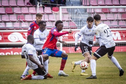 Buen partido de los rojillos bajo la nieve