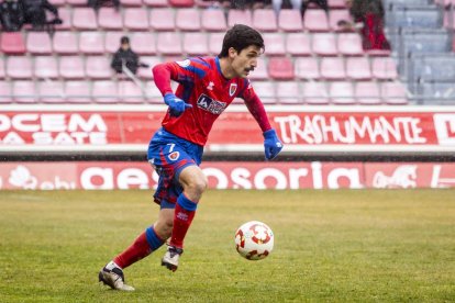 Buen partido de los rojillos bajo la nieve