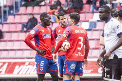 Buen partido de los rojillos bajo la nieve