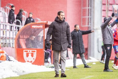 Buen partido de los rojillos bajo la nieve