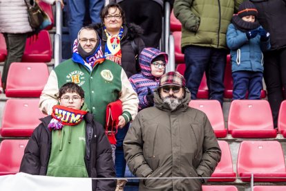 Buen partido de los rojillos bajo la nieve
