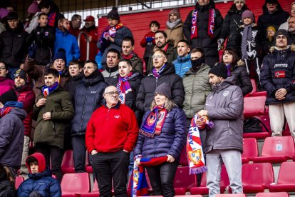 Buen partido de los rojillos bajo la nieve