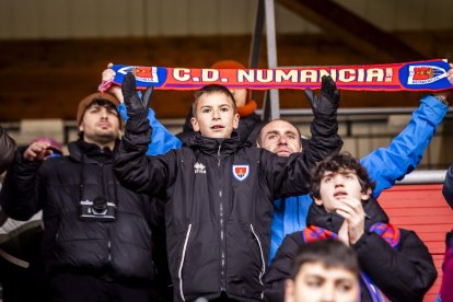 Buen partido de los rojillos bajo la nieve