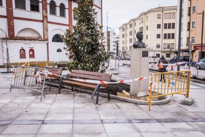 Otra imagen de cómo ha quedado la zona junto a la plaza de toros.