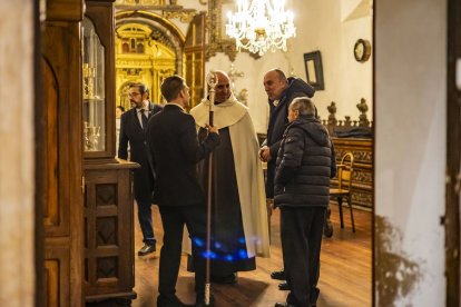El Cristo recorrió los claustros de la Concatedral de San Pedro