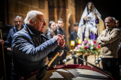 El Cristo recorrió los claustros de la Concatedral de San Pedro