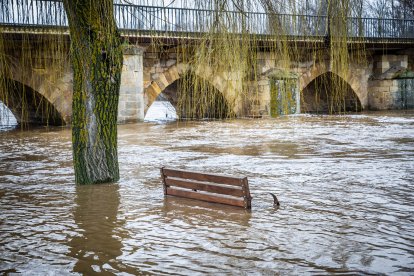 La Confederación Hidrográfica del Duero recomienda extremar la precaución en todo el cauce.