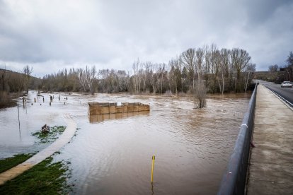 La Confederación Hidrográfica del Duero recomienda extremar la precaución en todo el cauce.