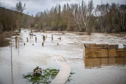 La Confederación Hidrográfica del Duero recomienda extremar la precaución en todo el cauce.